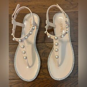 NWOT Carvela Pearl Rhinestone Embellished “Kanga” Sandals - Nude Size 7.5